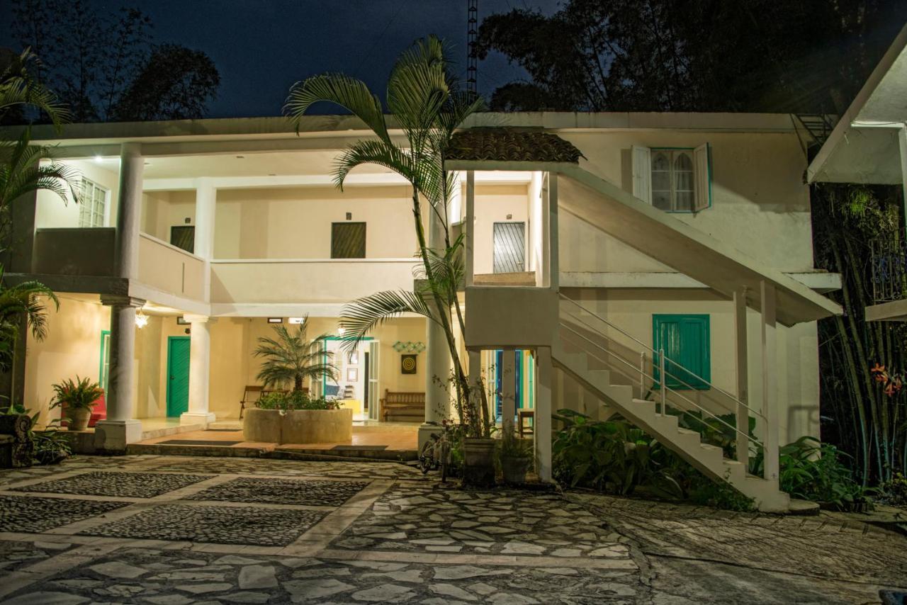 Hotel Posada James Xilitla Exterior photo
